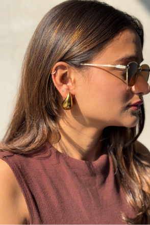 Luminous Gold Tear Elegance