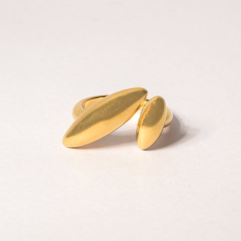 Opulent Leaf Curvature Flora Ring