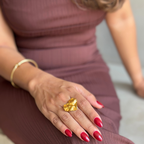 Heart of Elegance Radiant Love Band