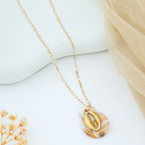 Aureate Shell Elegance Necklace