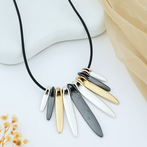Noir & Argent Spire Necklace