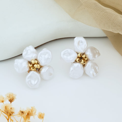 Floral Radiance Pearls Earrings